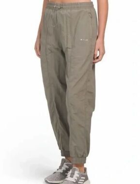 ✨WILO The Label Sage Green Parachute Jogger Sz Large Pants✨